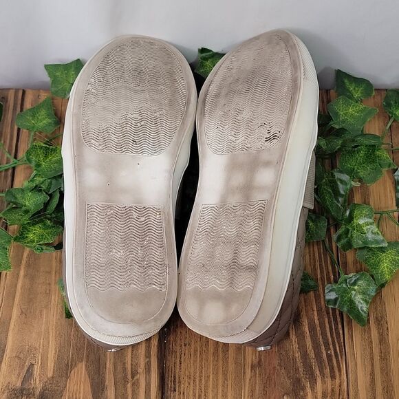 Steve Madden Women's Quilted Slip-On Sneakers - Taupe. Size 8.5. - Picture 5 of 6